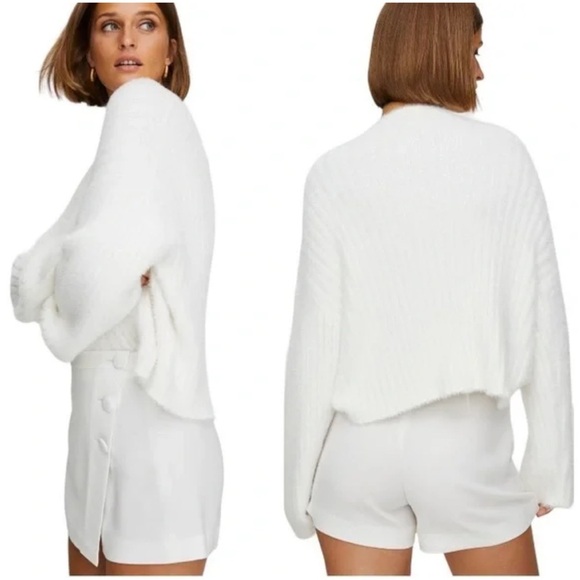 Aritzia Babaton colin Skort size 8 medium beige shorts - Picture 3 of 9